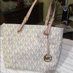 MICHEAL KORS TOTE BAG